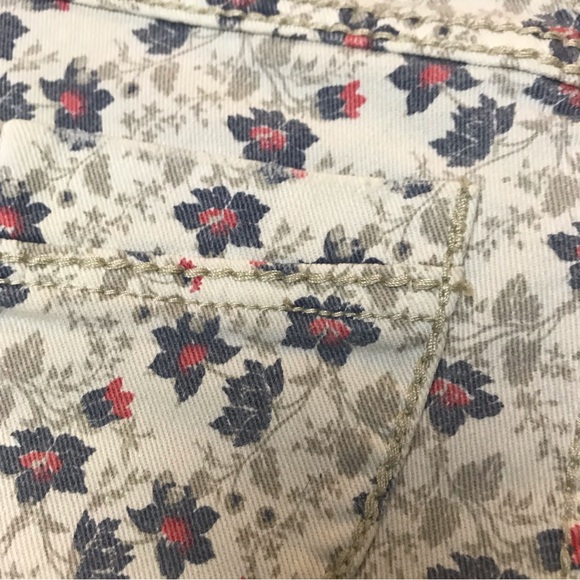 1st Kiss Denim Cut off Shorts 3 Floral Pattern Stretch - Picture 10 of 14